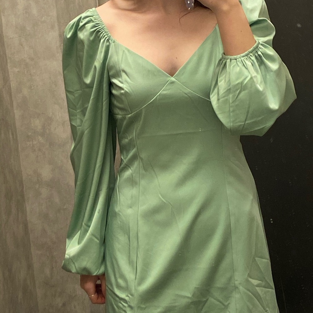Green, silk, Kendal & Kylie dress size small!